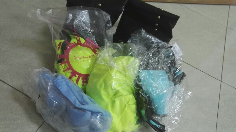 http://img1.superbuy.com/images/app/2017/10/02/2518983915069_2_2_9.jpg?x-oss-process=image/resize,w_950