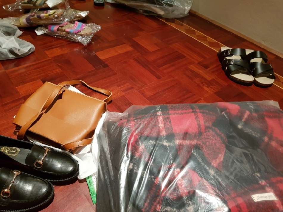 http://img1.superbuy.com/images/app/2017/12/12/6933680815130_8_6_3.jpg?x-oss-process=image/resize,w_950