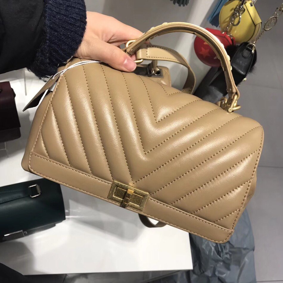 http://img1.superbuy.com/images/app/2018/03/10/01520707034.601882.jpg?x-oss-process=image/resize,w_950