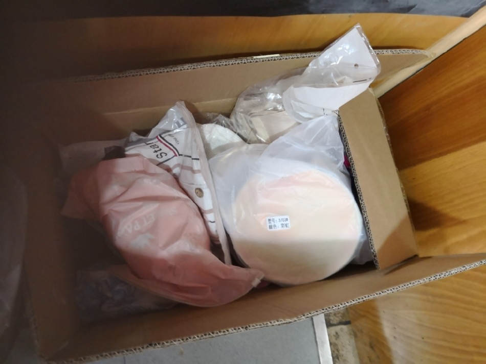 http://img1.superbuy.com/images/app/2018/06/22/7309555915296_1_2_2.jpg?x-oss-process=image/resize,w_950