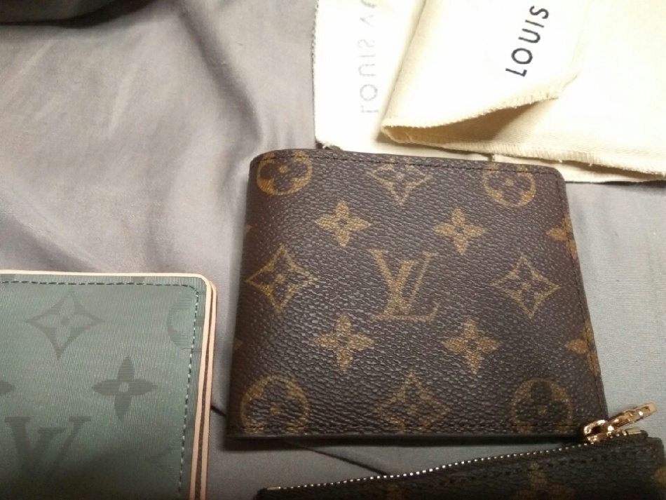 http://img1.superbuy.com/images/app/2019/03/20/6123219915530_3_0_6.jpg?x-oss-process=image/resize,w_950