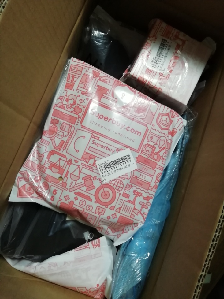 http://img1.superbuy.com/images/app/2019/04/05/6286945715544_0_9_8.jpg?x-oss-process=image/resize,w_950