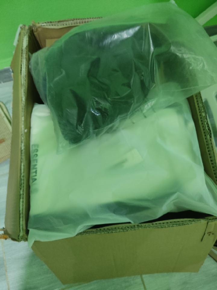 http://img1.superbuy.com/images/app/2022/01/24/5267030616430_1_4_6.jpg?x-oss-process=image/resize,w_950