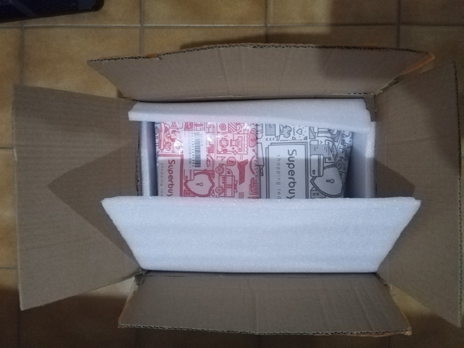 http://img1.superbuy.com/images/app/2023/01/20/5489104716742_2_7_0.jpg?x-oss-process=image/resize,w_950