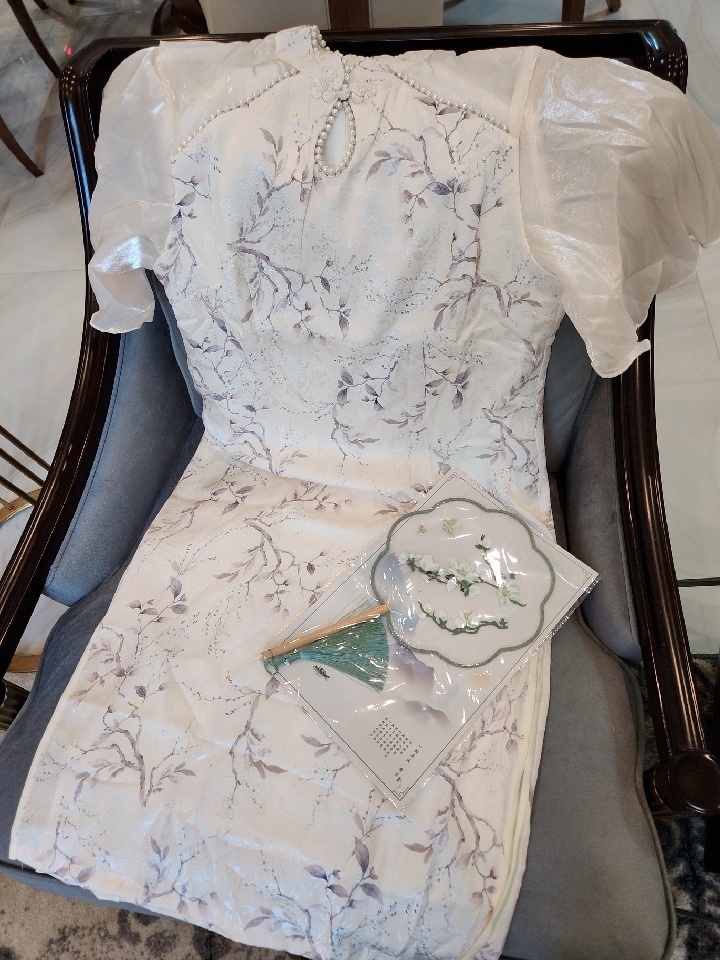 http://img1.superbuy.com/images/app/2023/08/12/0390654416918_6_3_8.jpg?x-oss-process=image/resize,w_950