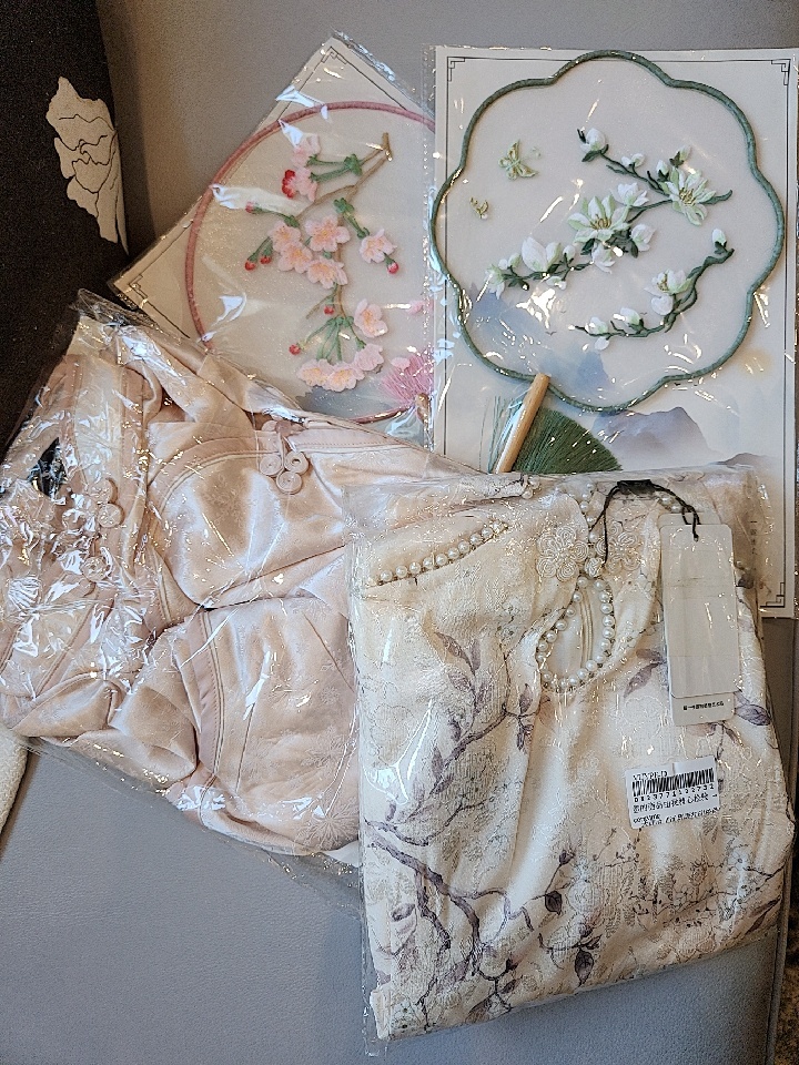 http://img1.superbuy.com/images/app/2023/08/12/0391601116918_2_0_0.jpg?x-oss-process=image/resize,w_950