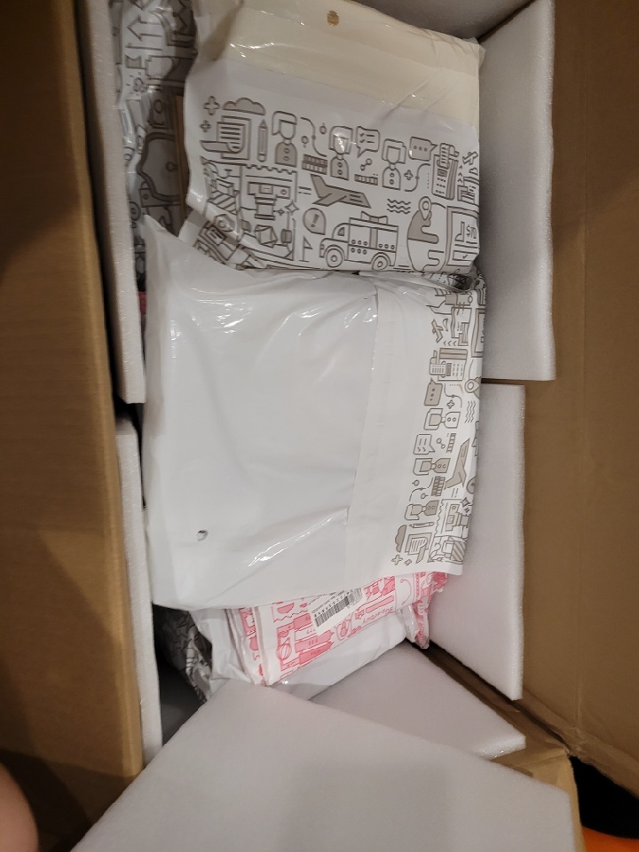 http://img1.superbuy.com/images/app/2024/08/18/1294187517240_8_5_4.jpg?x-oss-process=image/resize,w_950