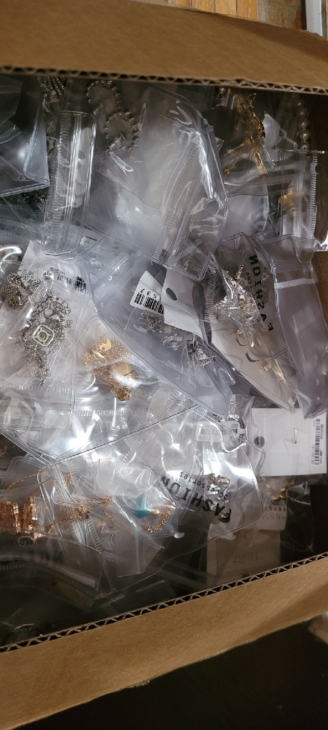 http://img1.superbuy.com/images/app/2025/12/11/1273415717654_8_2_9.jpg?x-oss-process=image/resize,w_950