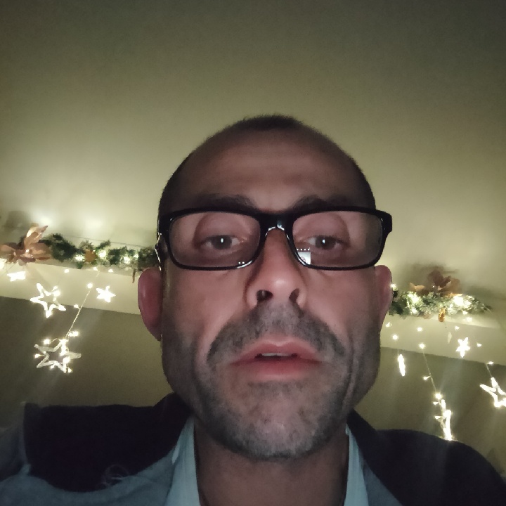 goodsImg