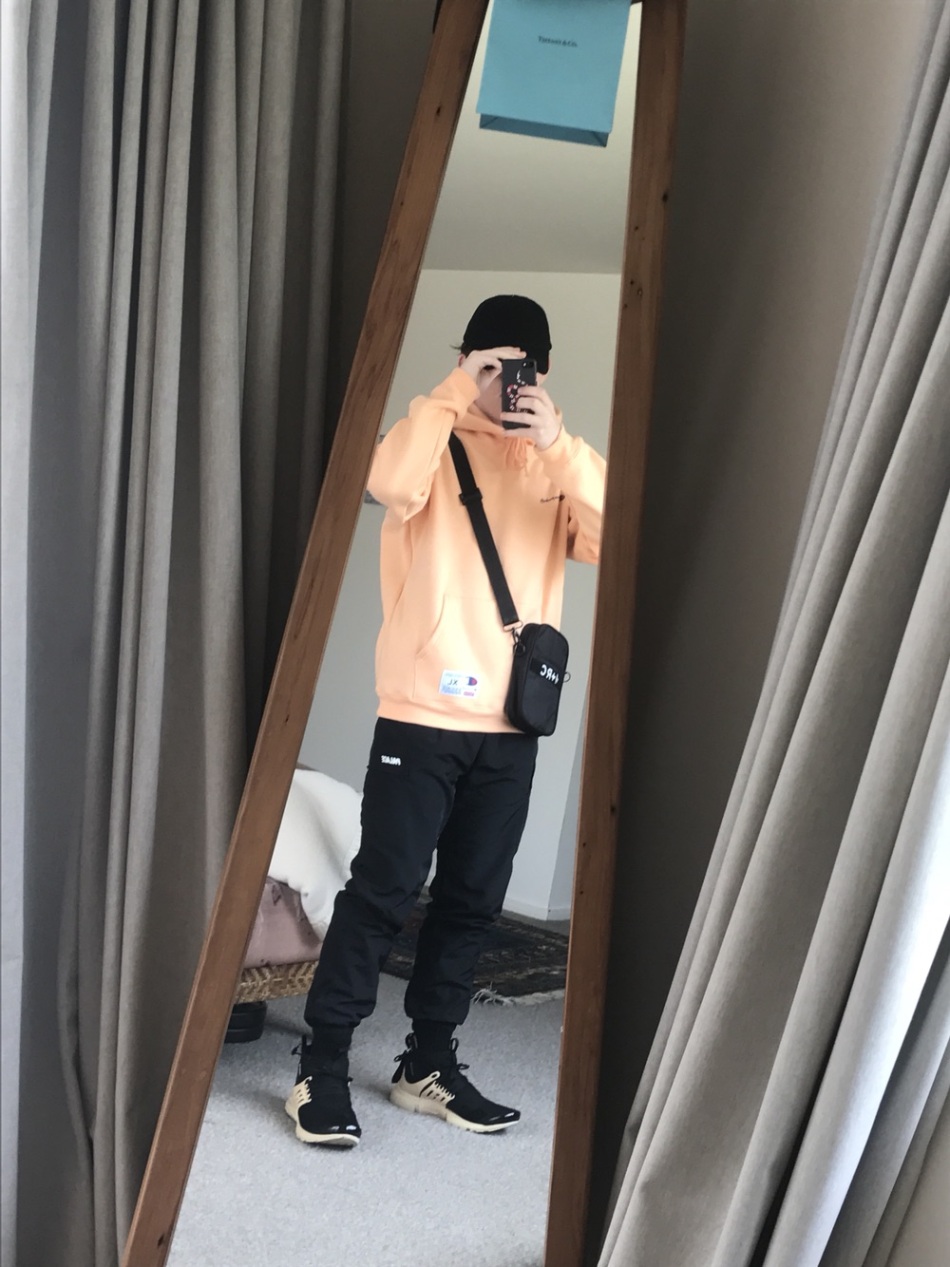 http://img1.superbuy.com/images/consult/2017/10/10/a6dd93171c80fa28d116dcf6a06846f5.jpg?x-oss-process=image/resize,w_950