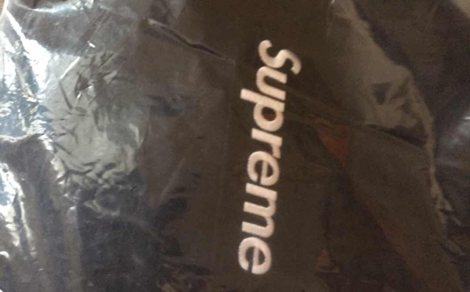 https://img1.superbuy.com/images/consult/2017/11/02/75b9f94be6ccd0e9f147525601d99c68.jpg?x-oss-process=image/resize,w_950