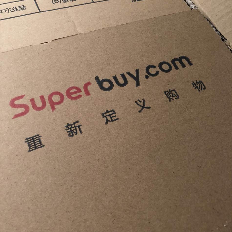 https://img1.superbuy.com/images/consult/2018/01/10/aed61f5aa4a04814398cb7fb625043b1.jpg?x-oss-process=image/resize,w_950