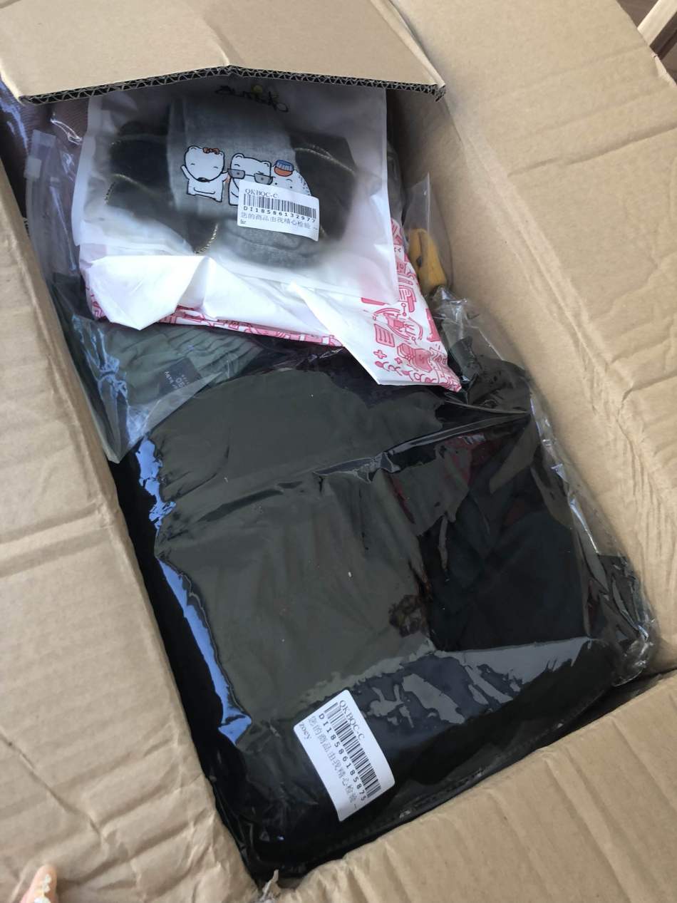 https://img1.superbuy.com/images/consult/2018/09/13/27b8927a009f06a1fc8f949701aafac2.jpg?x-oss-process=image/resize,w_950