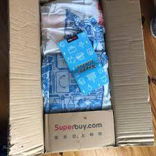 https://img1.superbuy.com/images/consult/2019/01/02/0f8a0bc3af53ee183993d45be3a6e400.jpg?x-oss-process=image/resize,w_950