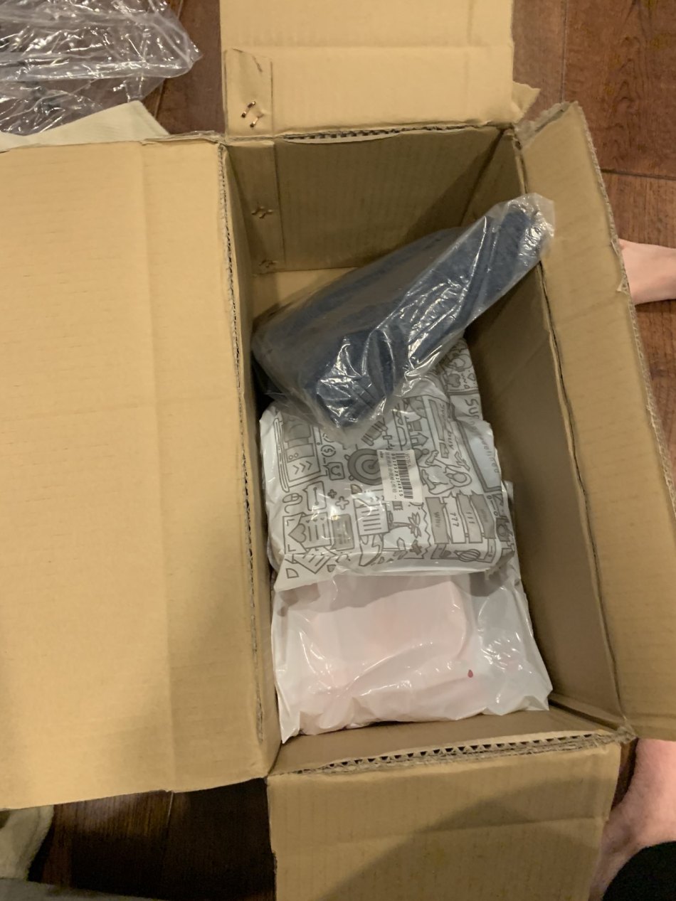 https://img1.superbuy.com/images/consult/2019/03/02/37cc665657e2ebd9cf9b05a1f6e7884e.jpg?x-oss-process=image/resize,w_950
