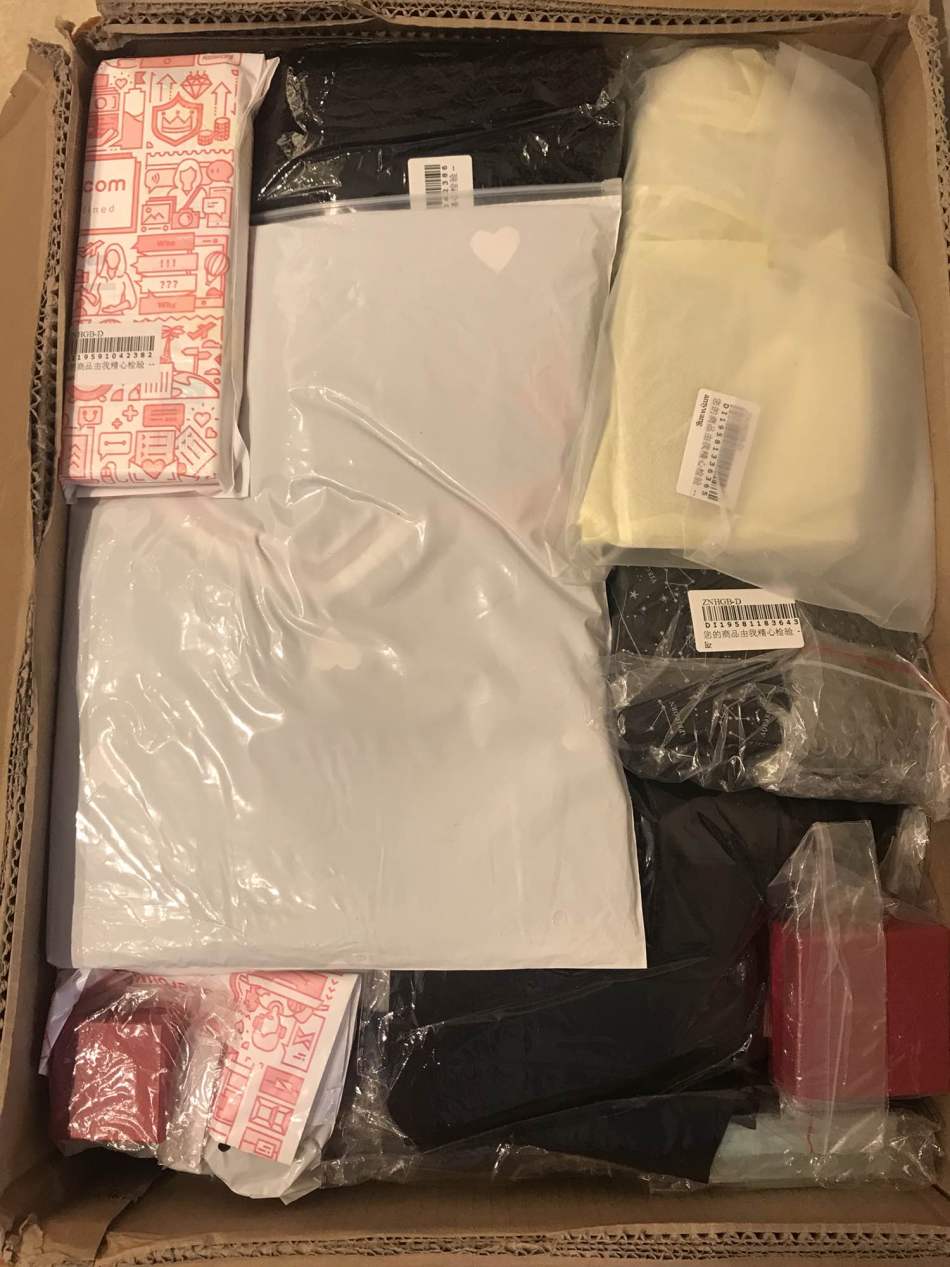 https://img1.superbuy.com/images/consult/2019/10/18/f4027a149833854f998264bf50a4bb82.jpg?x-oss-process=image/resize,w_950