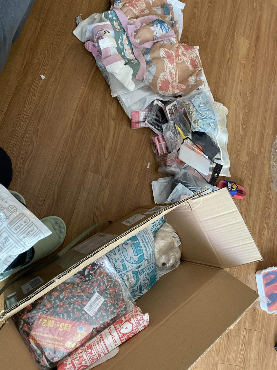 https://img1.superbuy.com/images/consult/2020/06/07/e2eae38deef1e1d8fcba8459eecfd636.jpg?x-oss-process=image/resize,w_950