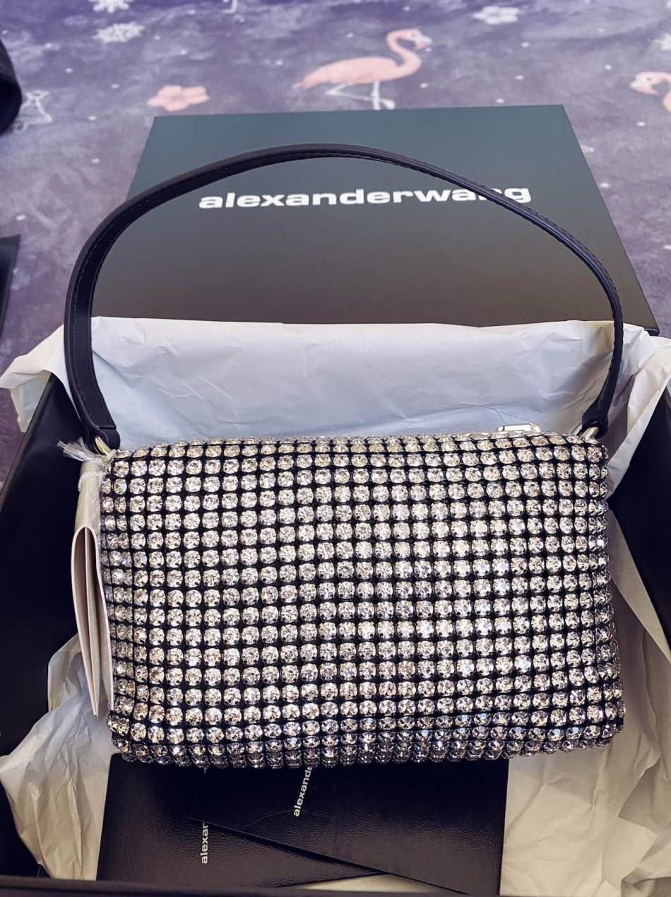 https://img1.superbuy.com/images/consult/2020/11/14/0c44e89eb66bbaabf0bf33eacd5aa47f.jpg?x-oss-process=image/resize,w_950