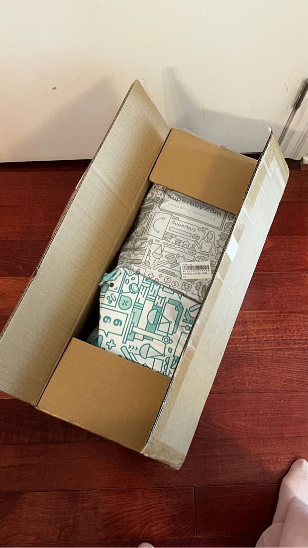 https://img1.superbuy.com/images/consult/2021/10/07/003719d46ece53af8622d1d0475d32a2.jpg?x-oss-process=image/resize,w_950
