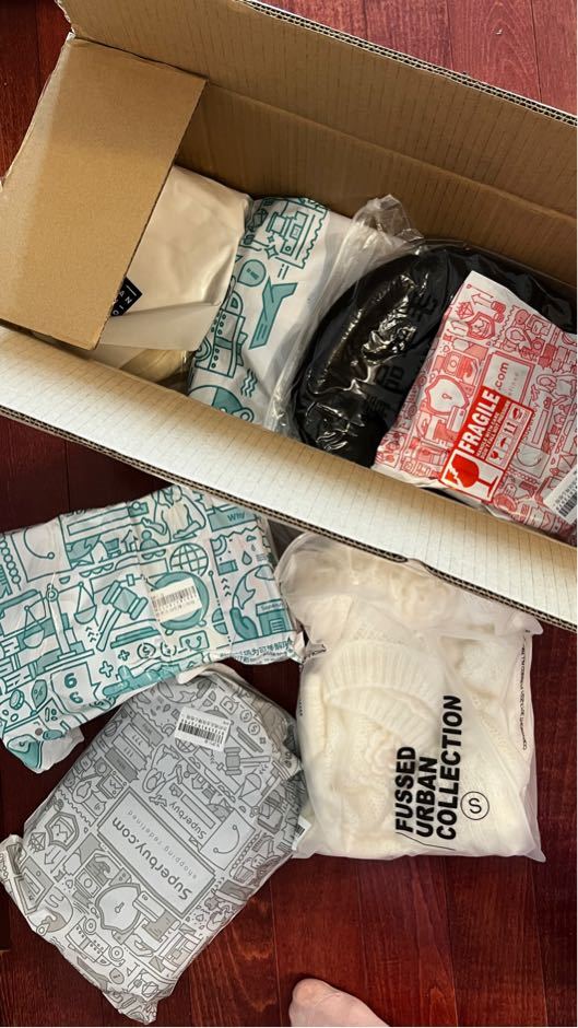 https://img1.superbuy.com/images/consult/2021/10/07/c166e37f4b3c6497de96acd63188e3ab.jpg?x-oss-process=image/resize,w_950