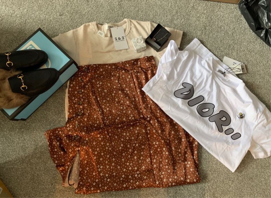 https://img1.superbuy.com/images/consult/2022/10/17/b6263ebc6d99284fadbeb9900ae3ebfb.jpg?x-oss-process=image/resize,w_950