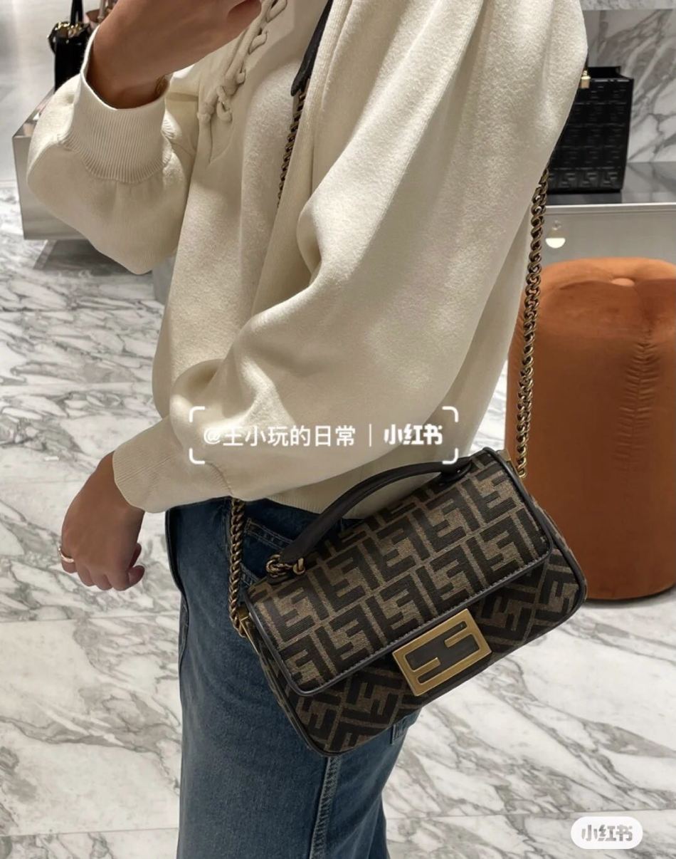 https://img1.superbuy.com/images/consult/2023/08/17/92ffe94200002d330fe7899bfd83f3ba.jpg?x-oss-process=image/resize,w_950