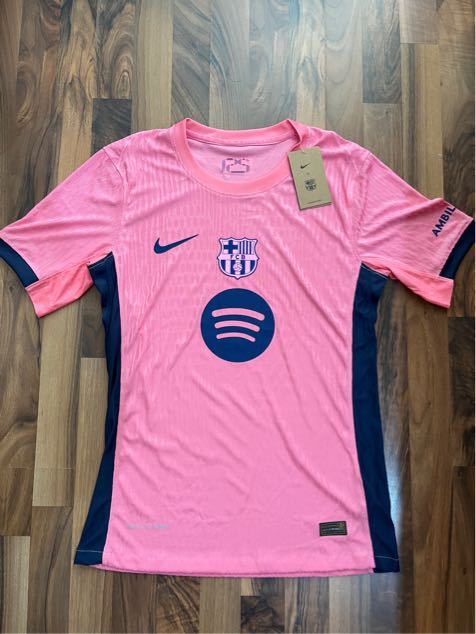 https://img1.superbuy.com/images/consult/2025/10/23/610c92e53bb54cd9cd31170266cfff0a.jpg?x-oss-process=image/resize,w_950