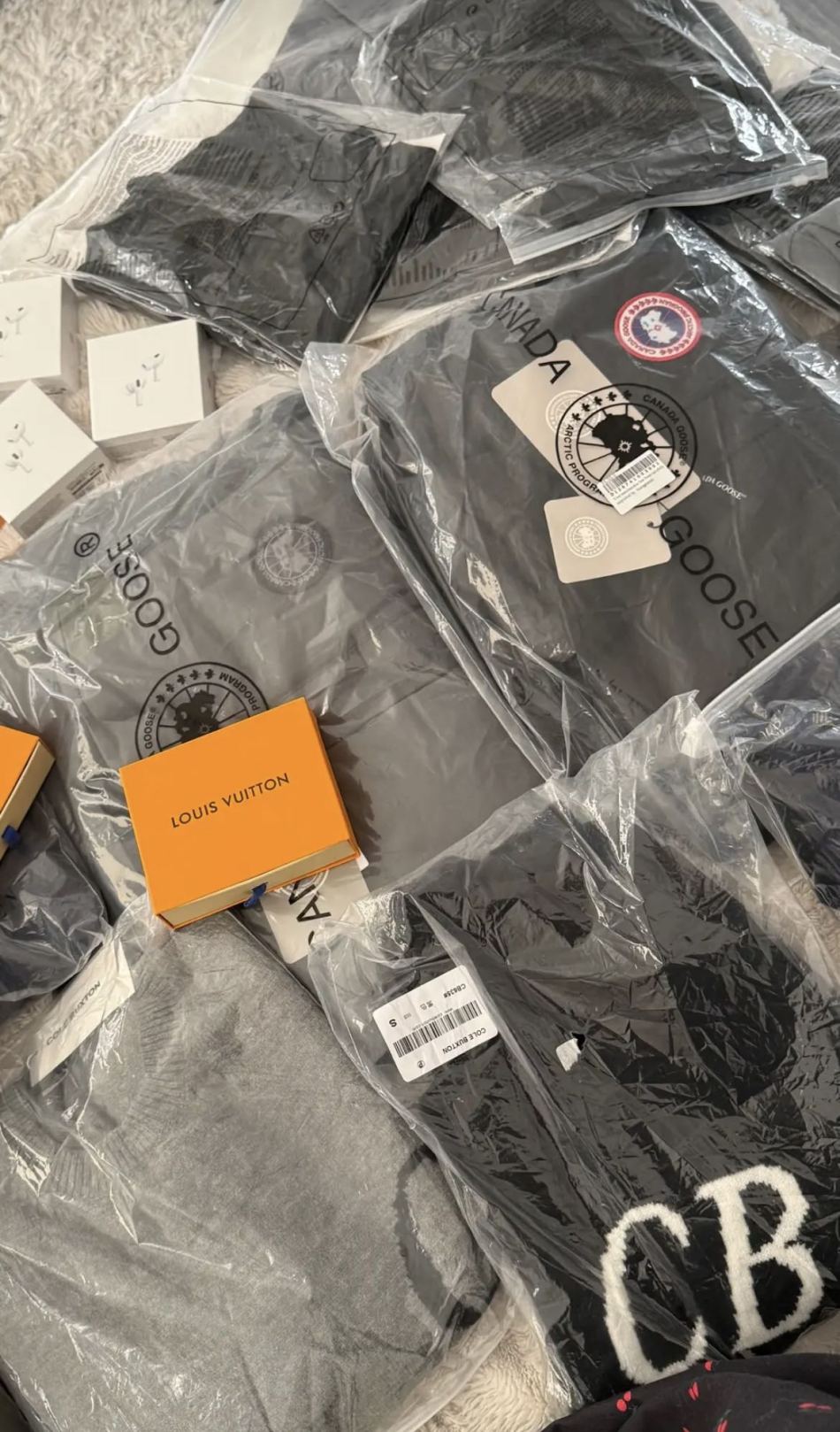 https://img1.superbuy.com/images/consult/2026/06/11/b5e9af6f85f7b139d4c1e364a8ea6eb6.jpg?x-oss-process=image/resize,w_950