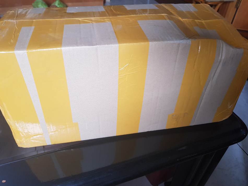 https://img1.superbuy.com/images/package/2018/03/27/53619826682137eb635dcf777e1099c8297c9a.jpg?x-oss-process=image/resize,w_950