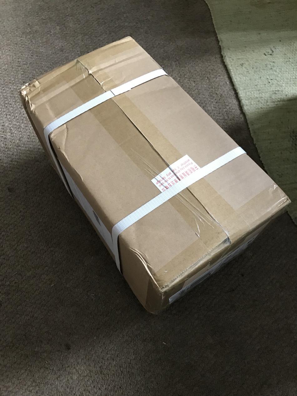 https://img1.superbuy.com/images/package/2018/08/30/498225ce95a05457496f3a324e56dfbb65f99.jpg?x-oss-process=image/resize,w_950