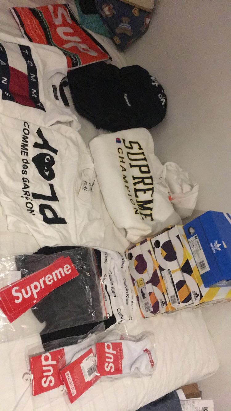 https://img1.superbuy.com/images/package/2018/09/01/1154205dd42dab46f24f16ba384d80b6fb4fa4d.jpg?x-oss-process=image/resize,w_950