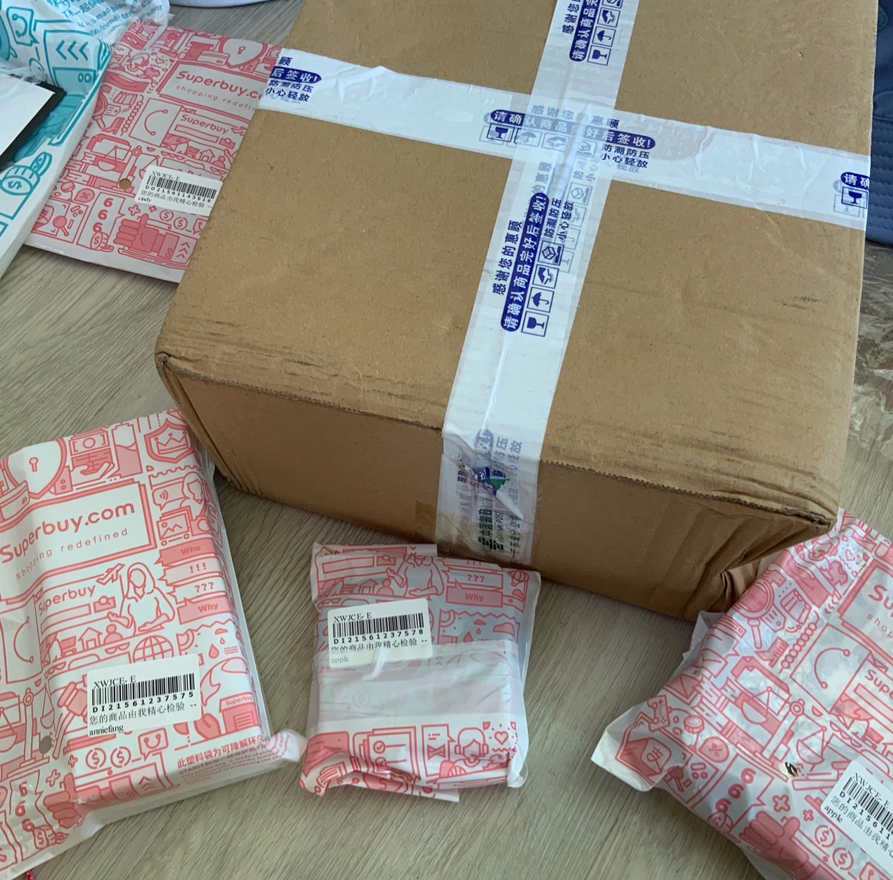 https://img1.superbuy.com/images/package/2021/07/25/1869735e5c7d4643fa39b47dc50b35bbd853e64.jpeg