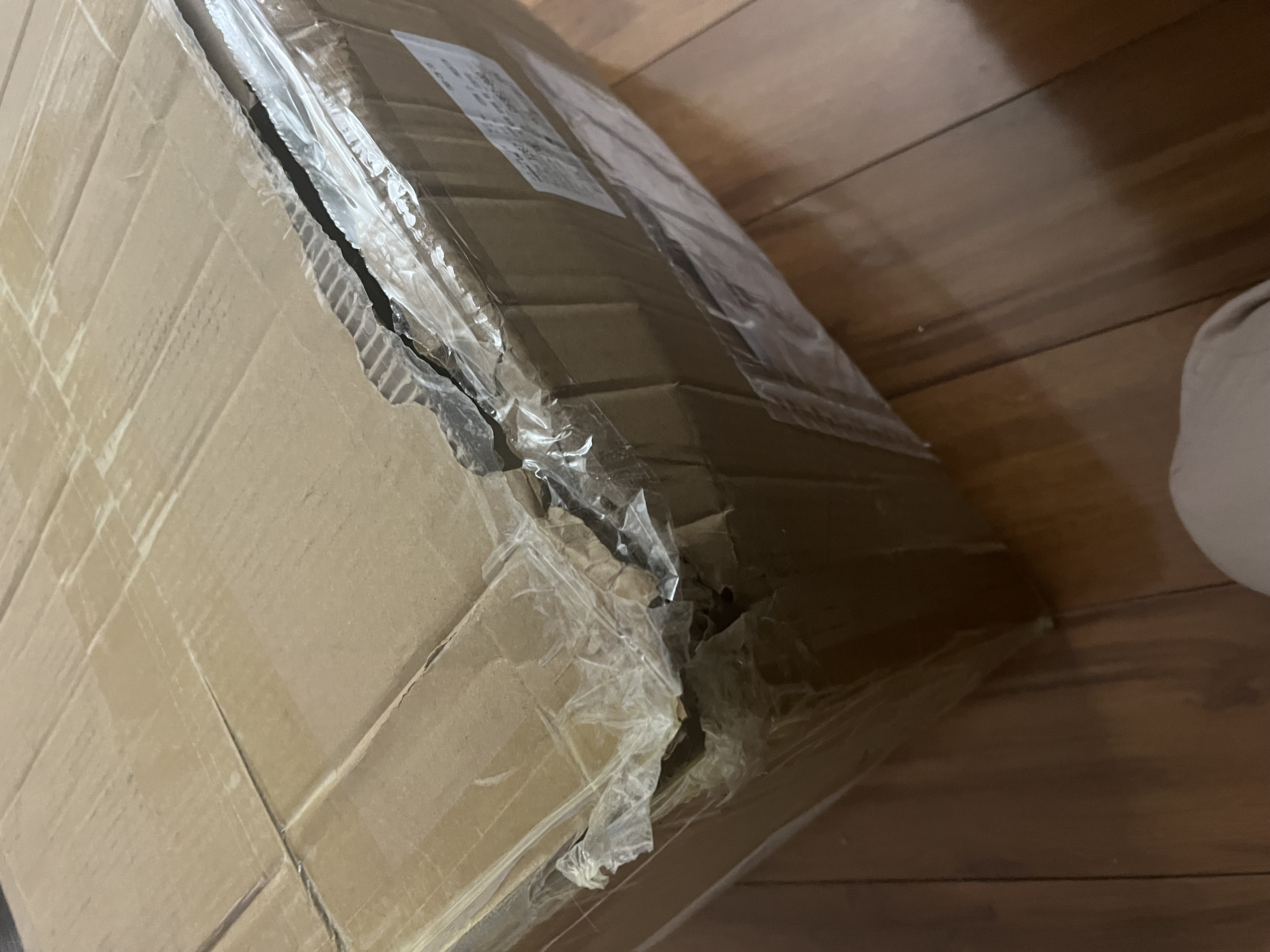 https://img1.superbuy.com/images/package/2025/01/15/32947845a552f0e667737d5a65cd3d1bcce37e.jpeg