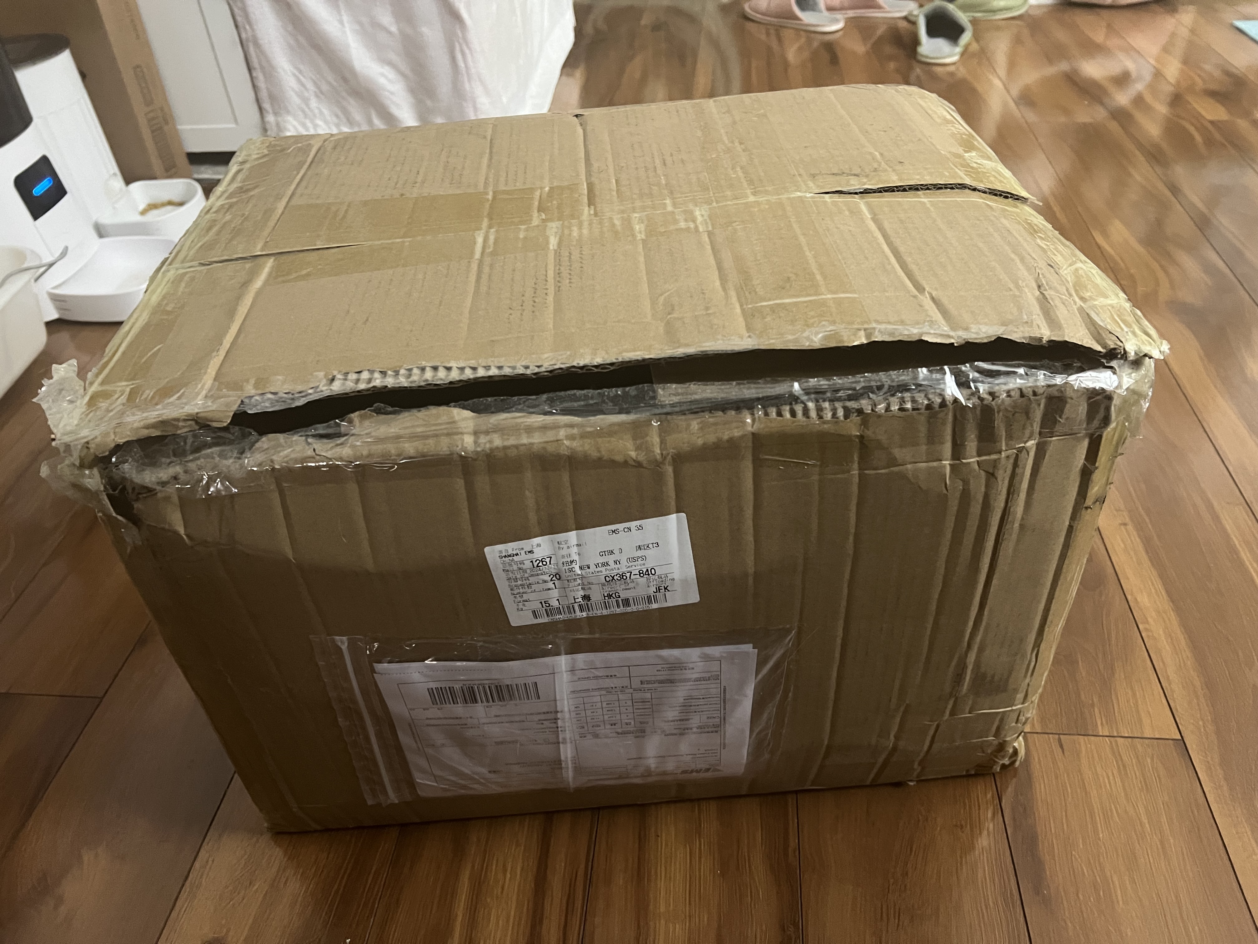 https://img1.superbuy.com/images/package/2025/01/15/329478f04263849eab661fb13490ee9d1731ac.jpeg