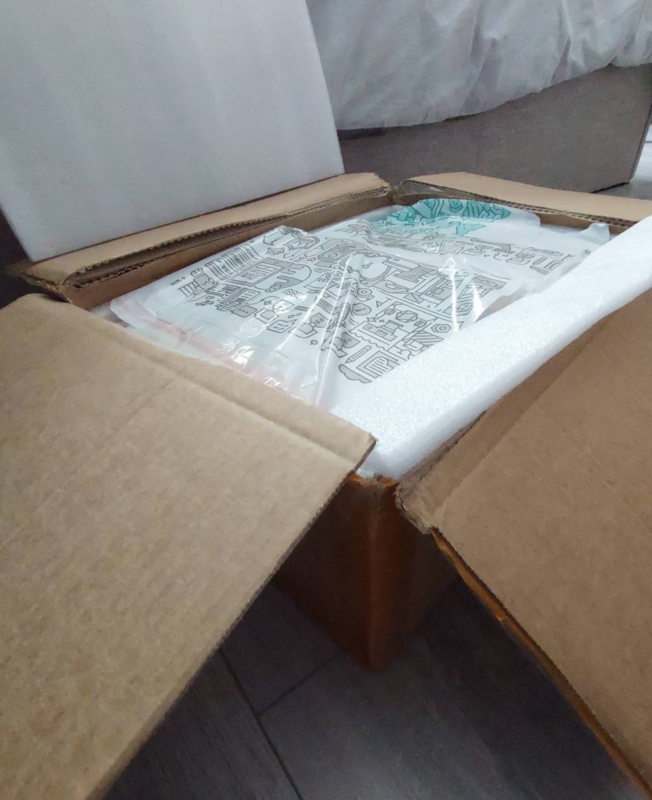 https://img1.superbuy.com/images/package/2025/07/28/1928493bfd65f63656e5e105714a4c0696d4d5a.jpg?x-oss-process=image/resize,w_950